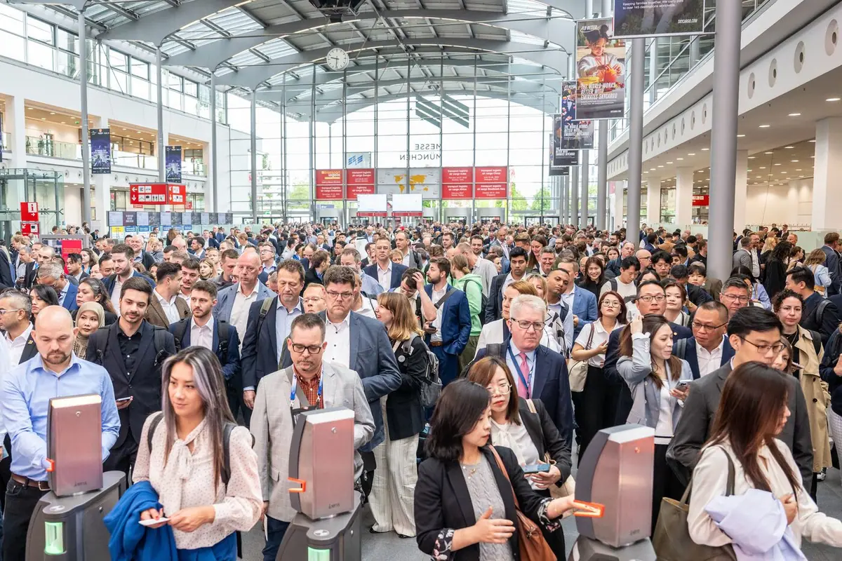 Visitors entering transport logistic at Messe München